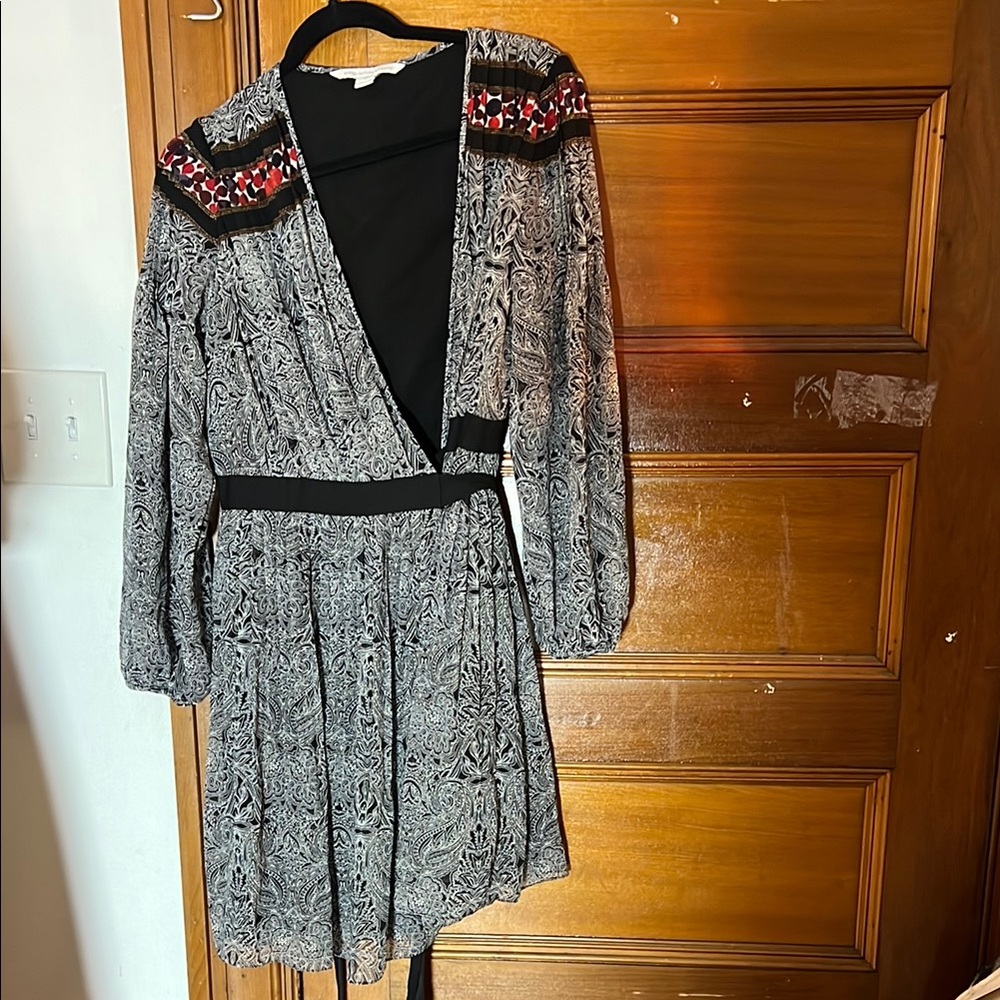 Elegant 100% silk Black and White Patterned Dress